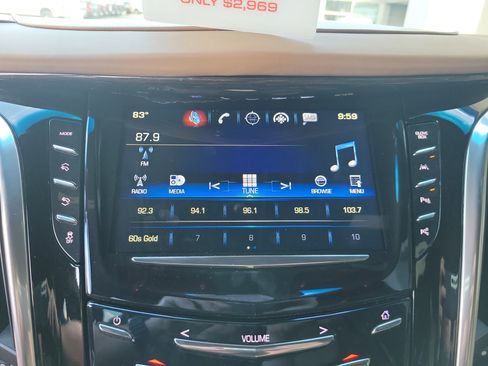 Used 2019 Cadillac Escalade Platinum AWD/4WD image 17