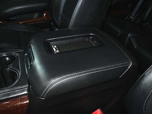 Used 2017 GMC Yukon SLT w/ Open Road Package image 43