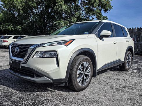 Used 2023 Nissan Rogue SV FWD image 3