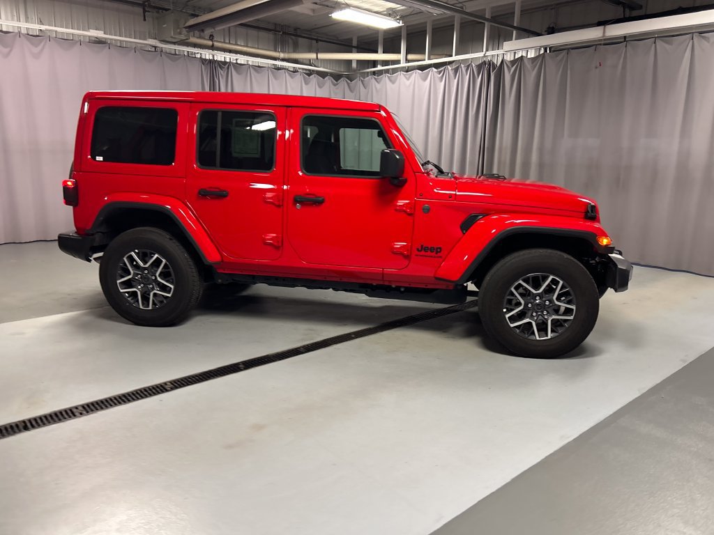 Used 2026 Jeep Wrangler Unlimited Sahara AWD/4WD image 8