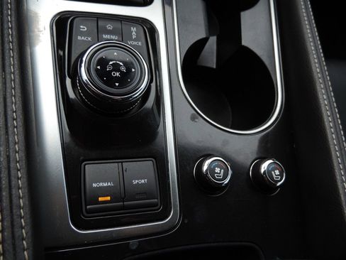 Used 2018 Nissan Maxima Platinum image 26