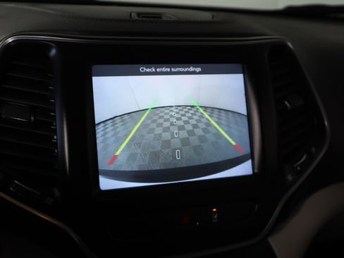 Used 2022 Jeep Cherokee Latitude Lux w/ Sun & Sound Group image 6