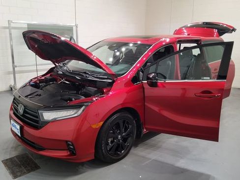 Used 2024 Honda Odyssey Sport image 10