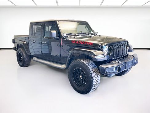 Used 2021 Jeep Gladiator Sport image 3