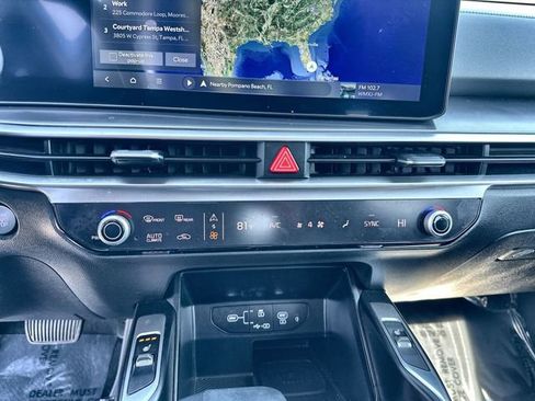 Used 2024 Kia Sorento S image 17