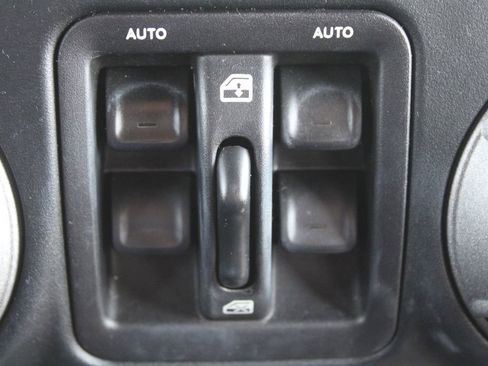 Used 2017 Jeep Wrangler Unlimited Sport image 34