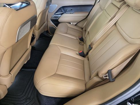 Used 2025 Land Rover Range Rover Autobiography image 14