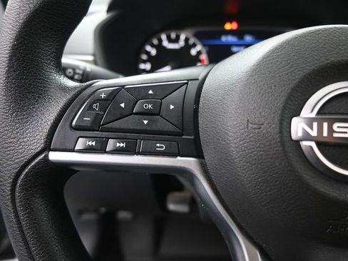 Used 2024 Nissan Altima 2.5 SV image 7