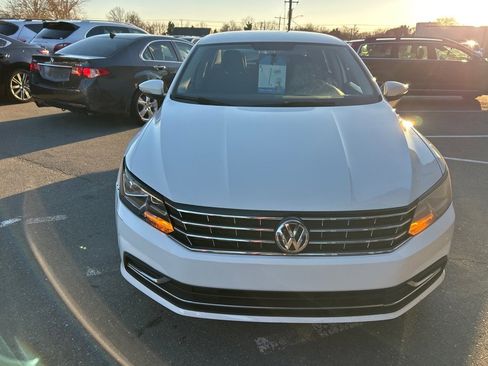 Used 2017 Volkswagen Passat 1.8T S image 2
