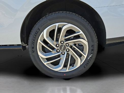 New 2026 Lincoln Navigator Reserve AWD/4WD image 16
