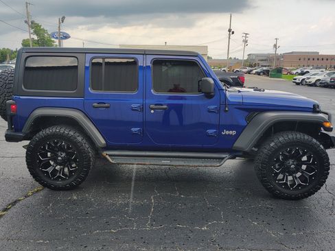 Used 2019 Jeep Wrangler Unlimited Sport S AWD/4WD image 4