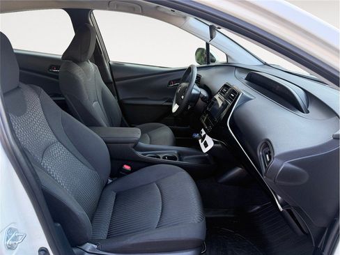 Used 2017 Toyota Prius Two FWD image 15