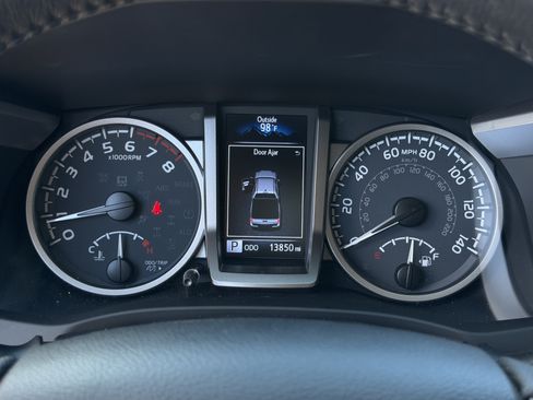 Used 2022 Toyota Tacoma SR5 w/ Technology Package RWD image 29