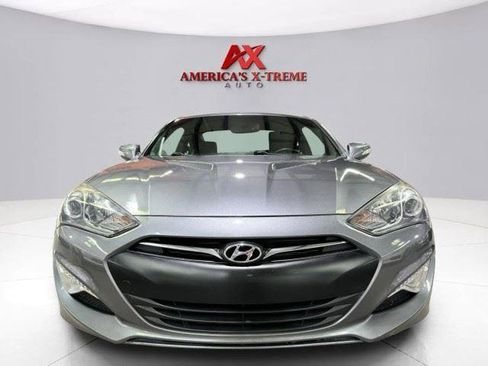 Used 2015 Hyundai Genesis 3.8 RWD image 9