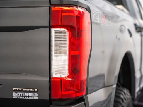 Used 2017 Ford F250 Lariat w/ Chrome Package AWD/4WD image 8