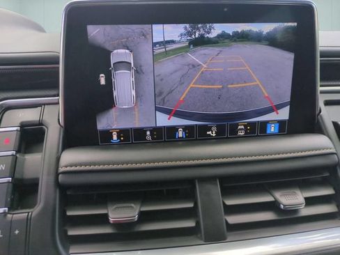 Used 2021 GMC Yukon AT4 w/ Rear Media and Nav Package AWD/4WD image 15