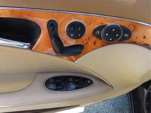 Used 2008 Mercedes-Benz E 350 4MATIC Sedan image 15