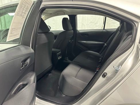 Used 2025 Toyota Corolla LE image 41