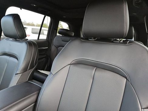 New 2025 Jeep Grand Cherokee Limited w/ Luxury Tech Group II image 24