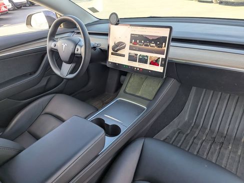Used 2023 Tesla Model 3 Standard Range image 29