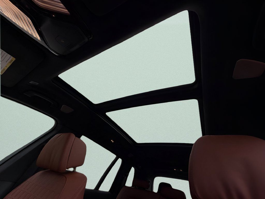 New 2027 BMW X7 M60i AWD/4WD image 22