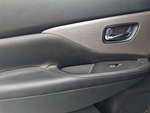 Used 2022 Nissan Murano S AWD/4WD image 12