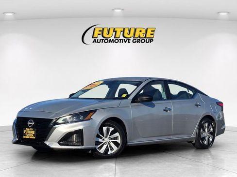 Used 2024 Nissan Altima 2.5 S FWD image 10