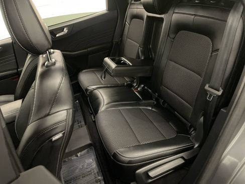 Used 2025 Ford Escape SE FWD image 18