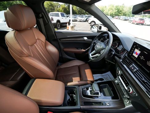 Used 2024 Audi Q5 2.0T Premium AWD/4WD image 46