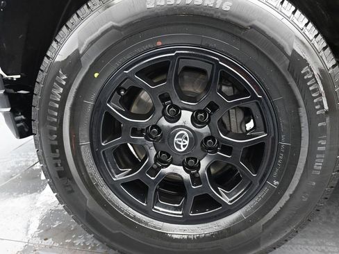 Used 2023 Toyota Tacoma SR5 image 14