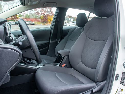 Used 2021 Toyota Corolla LE image 13