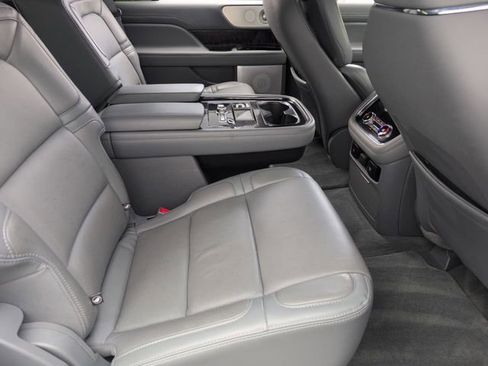 Used 2021 Lincoln Navigator Reserve w/ Luxury Package AWD/4WD image 27
