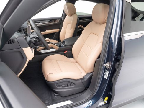 New 2026 Porsche Cayenne Coupe image 5