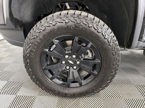 Certified 2022 Chevrolet Colorado ZR2 w/ ZR2 Midnight Special Edition AWD/4WD image 9