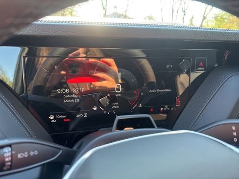 New 2026 GMC Yukon Denali w/ Denali Reserve Package AWD/4WD image 19