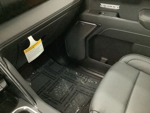 New 2026 GMC Sierra 1500 Denali w/ Denali Reserve Package image 29