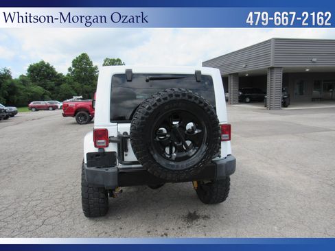 Used 2015 Jeep Wrangler Unlimited Sahara AWD/4WD image 11