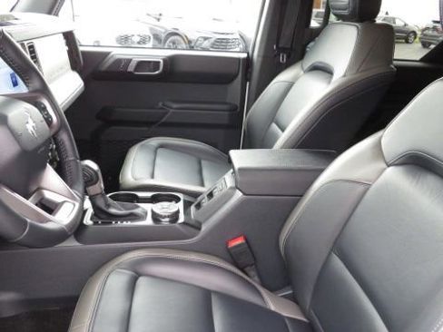 Used 2025 Ford Bronco Outer Banks image 4