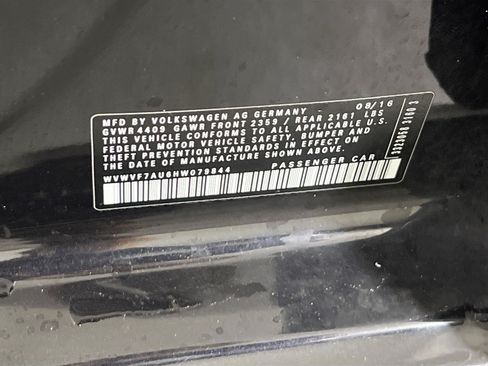 Used 2017 Volkswagen Golf R 4-Door AWD/4WD image 31