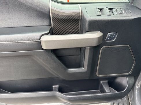 Used 2018 Ford F150 Raptor w/ Equipment Group 802A Luxury image 19