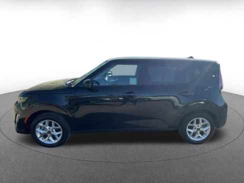 Used 2025 Kia Soul LX w/ LX Technology Package image 9