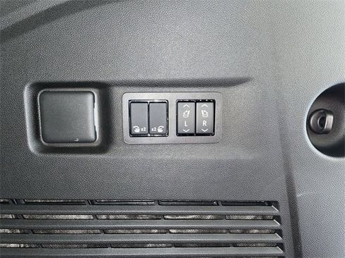 New 2026 Chevrolet Suburban High Country image 18