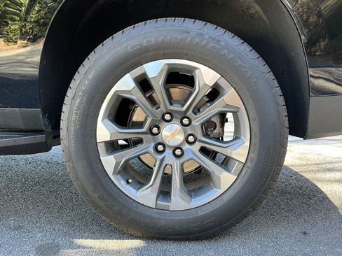 New 2026 Chevrolet Suburban LT w/ Comfort Package image 39