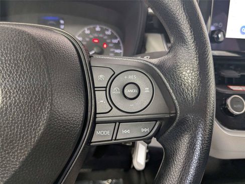 Used 2025 Toyota Corolla LE FWD image 19