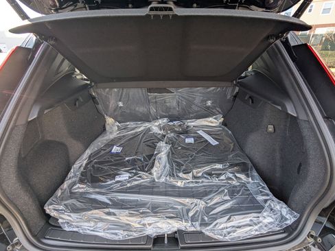 New 2026 Volvo XC40 B5 Plus w/ Protection Package Premier image 20