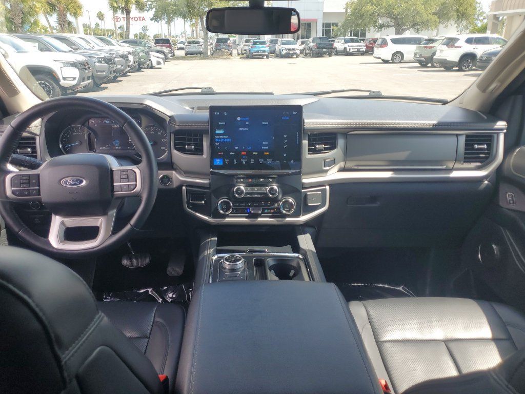 Used 2024 Ford Expedition XLT AWD/4WD image 20