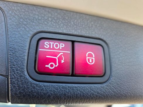 Used 2022 Mercedes-Benz GLB 250 image 13