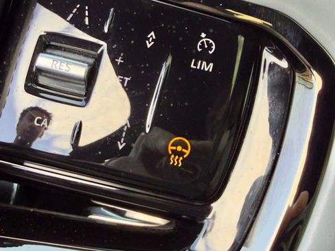 Used 2024 Land Rover Range Rover Velar Dynamic SE image 9