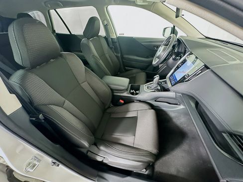 Used 2025 Subaru Outback Premium image 31