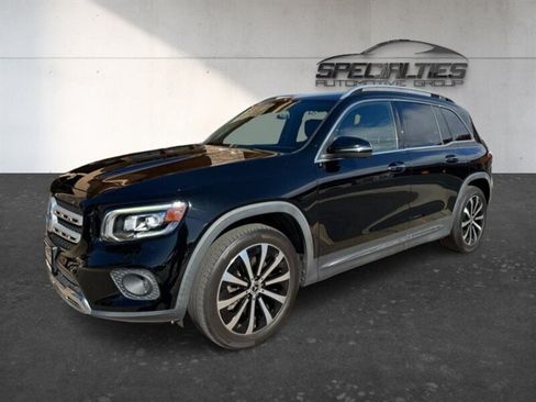 Used 2022 Mercedes-Benz GLB 250 4MATIC w/ Premium Package Lite image 8